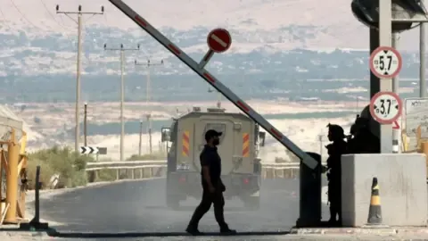 Two Persons Shot in Attack Close to Jordan-West Bank Border Crossing, Israeli Military Reports